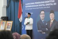 Wakil Gubernur Jabar Uu Ruzhanul Ulum saat meluncurkan Digital ID di Aula Barat Gedung Sate, Kota Bandung, Selasa (18/10/2022).