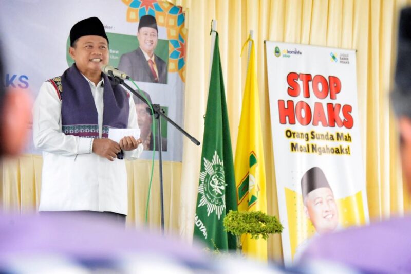 Wakil Gubernur Uu Ruzhanul Ulum Menghadiri dan Memberikan Sambutan pada Acara Keliling Jabar Belajar Literasi Baik Asyik dan Fun (Kejar Tabbayun) di Pondok Pesantren Islamic Muhammadiyah Cipanas Kab. Cianjur, Jumat (03/03).