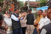 Bupati Sumedang Dony Ahmad Munir Temui Warga Terdampak Tol di Sirnamulya dan Mulyasari, Sumedang, Jumat (26/05).