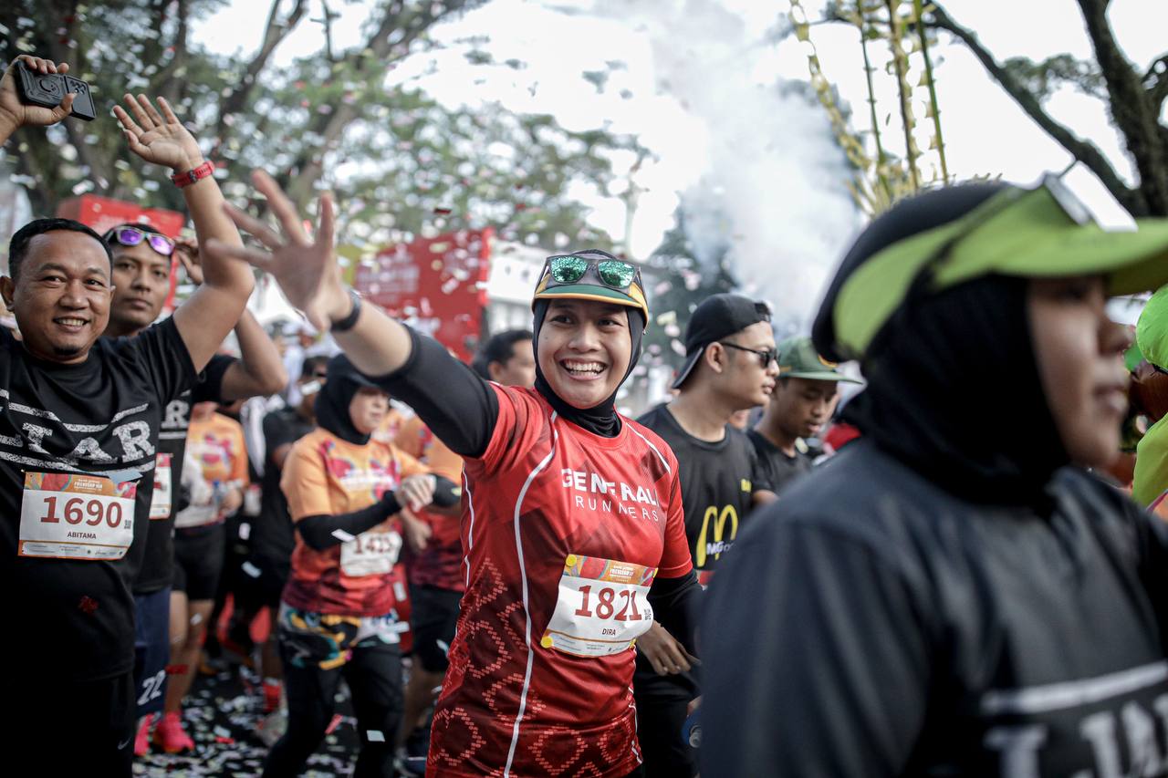 Para peserta mengikuti kegiatan Borobudur Friendship Run di Balaikota, Minggu 4 Juni 2023.