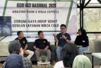 Head of Growth Ninja Xpress Alvian Chris Pradana menjadi pembicara dalam Talkshow di Acara Media Gathering bersama.m Ninja Express di Lembang, Kab. Bandung Barat, Selasa (21/1).