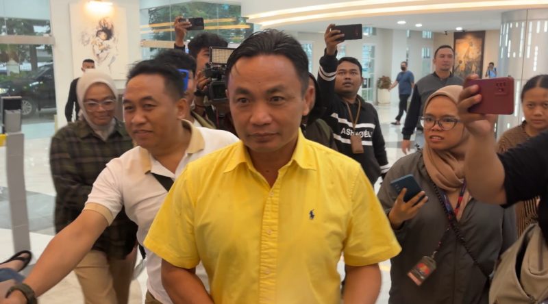 Direktur Reserse Kriminal Umum Polda Jabar Kombes Pol Surawan menggelar olah TKP ulang terkait kasus dugaan rudapaksa oknum dokter residen spesialis anastesi Unpad  di RSHS Bandung, Jumat (11/4).