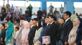 451 lulusan Pendidikan Profesi Guru (PPG) SPs UPI Gelombang 2 Tahun 2025 ikuti prosesi Pengambilan Sumpah Profesi Guru dan Penyerahan Sertifikat Pendidik di Gedung Gymnasium UPI, Selasa (25/11). 