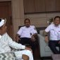 Gubernur Jabar Dedi Mulyadi dan Dirut KAI Bobby Rasyidin bahas kereta api di Gedung Sate, Bandung, Jumat (7/11).