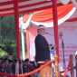Sekda jabar Herman Suryatman memimpin upacara peringatan hari pahlawan di Gedung Sate, Bandung, Senin (10/110