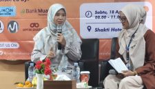 Founder Motiva Consulting Surabaya, Sovia Sahid, M.Psi., Psikolog memberikan parenting class di Hotel Shakti, Bandung, Sabtu (18/4).