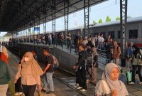 Hall baru di bangunan Stasiun Cikampek yang mulai resmi beroperasi, Selasa (11/8).