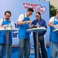 Sejumlah figur publik seperti, Adam Suseno bersama Inul Daratista, Darius Sinathrya bersama Donna Agnesia, serta Ananda Omesh bersama Dian Ayu Lestari tengah membuat sarapan untuk istri di Trans Studio Mall, Bandung, Minggu (27/9).