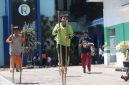 Pelajar tengah mengikuti pertandingan olah raga tradisional di Festival Olahraga Tradisional Rancasari  untuk Kenalkan Permainan Rakyat kepada Generasi Muda.